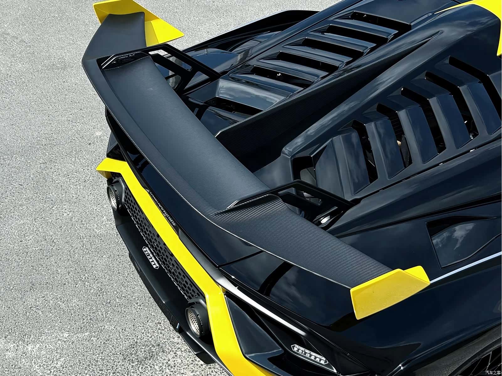 Lamborghini Huracán, 2022 все фото