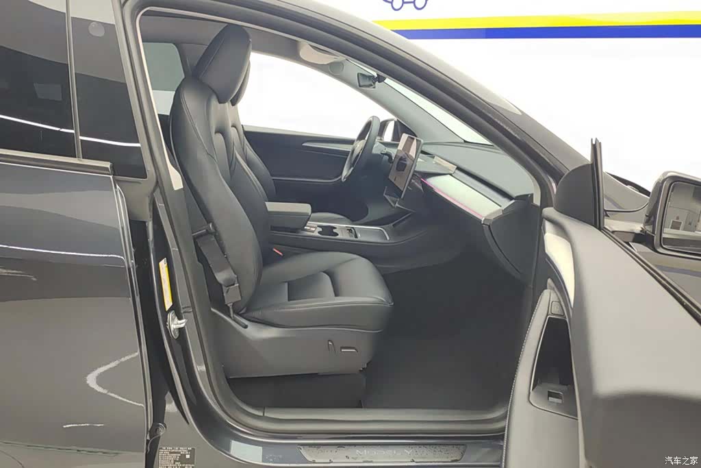 Tesla Model Y, 2024 8