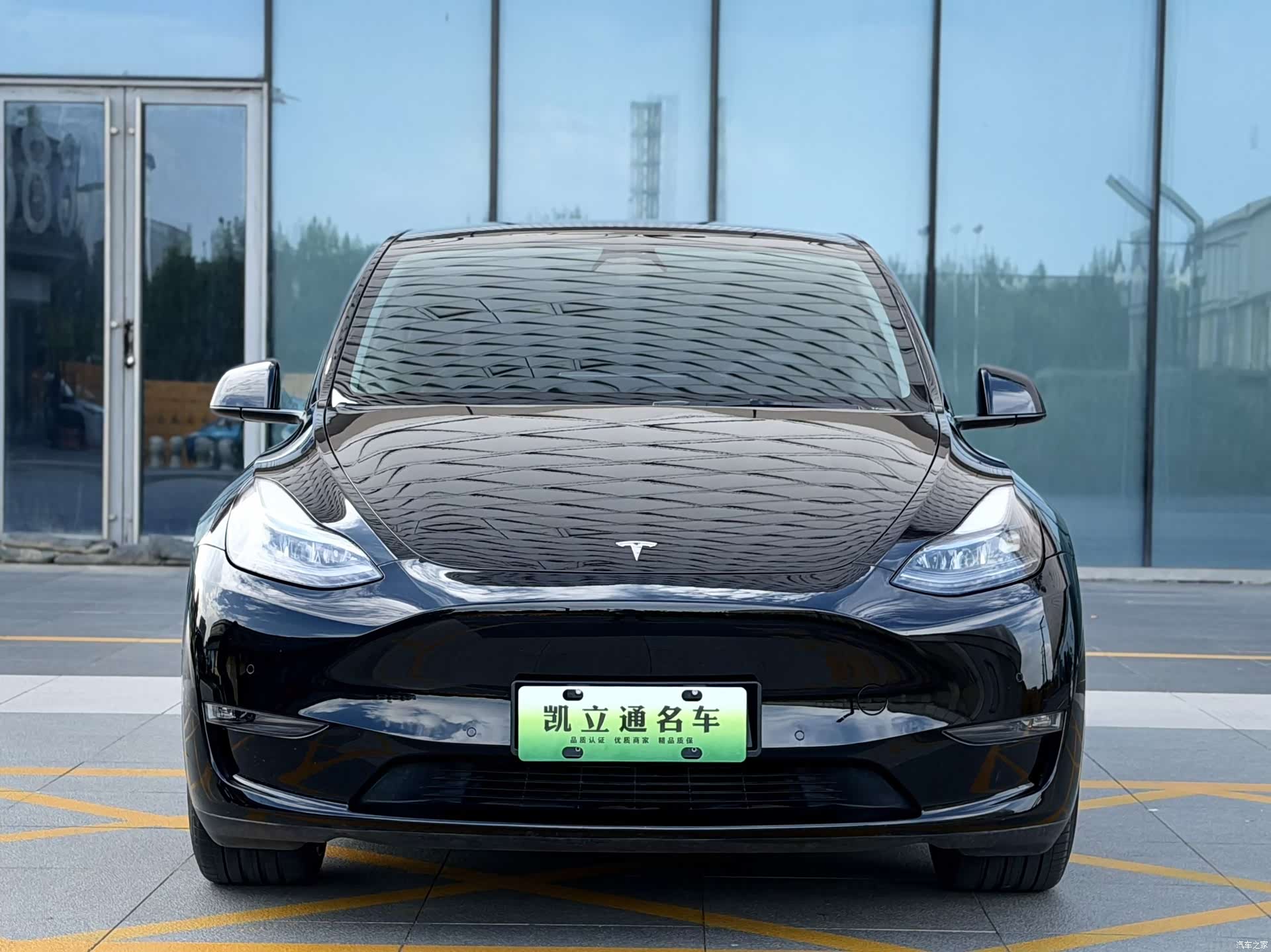 Tesla Model Y, 2023 2