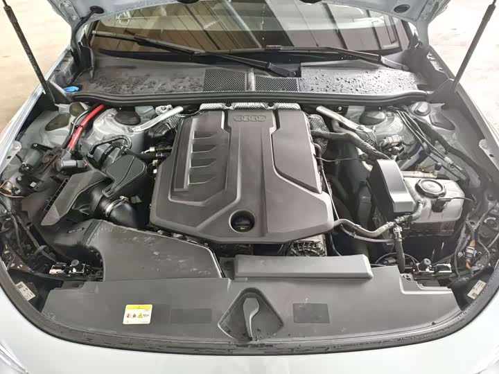 Audi A5L 2026 2.0T yun dong ban Plus