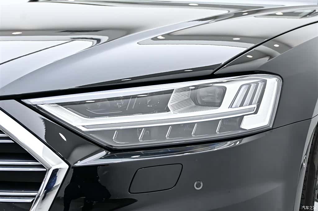 Audi A8L, 2022 10