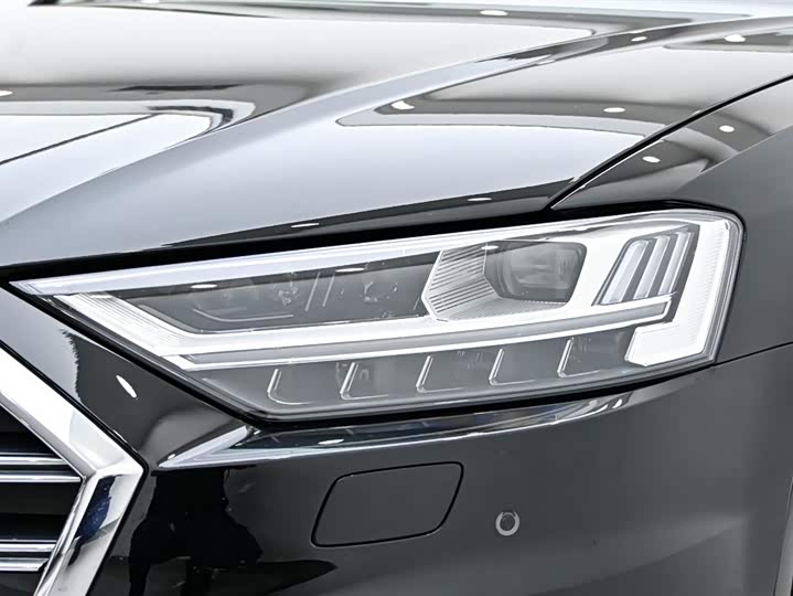 Audi A8 xin neng yuan 2022 A8 L 60 TFSIe quattro dian cang ban
