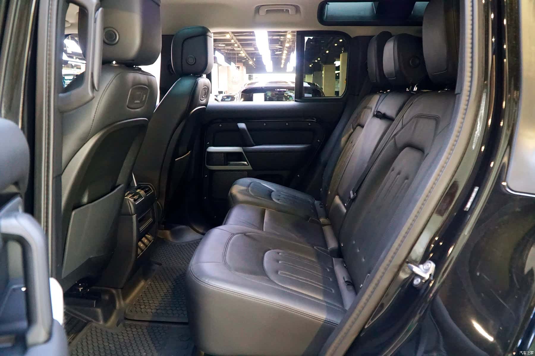 Land Rover Defender, 2022 6