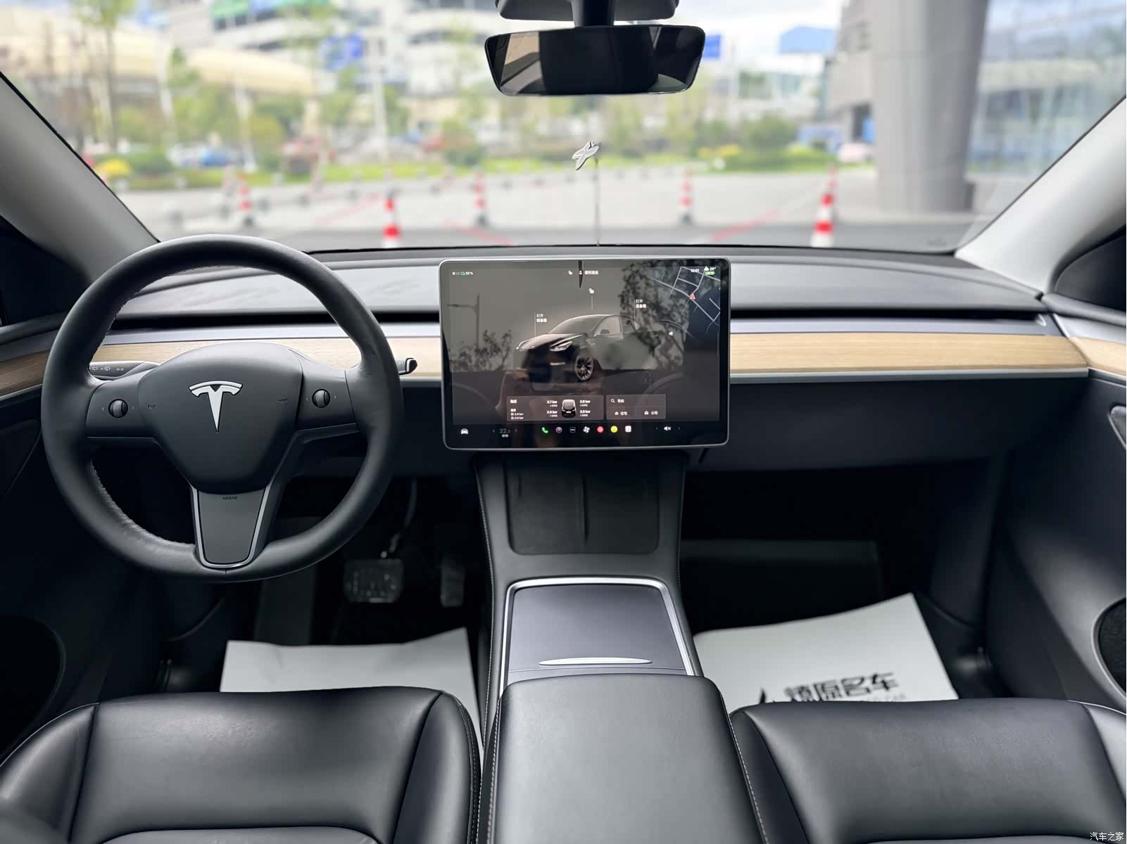 Tesla Model Y, 2023 11