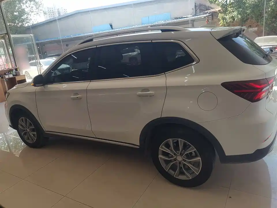 Roewe RX5