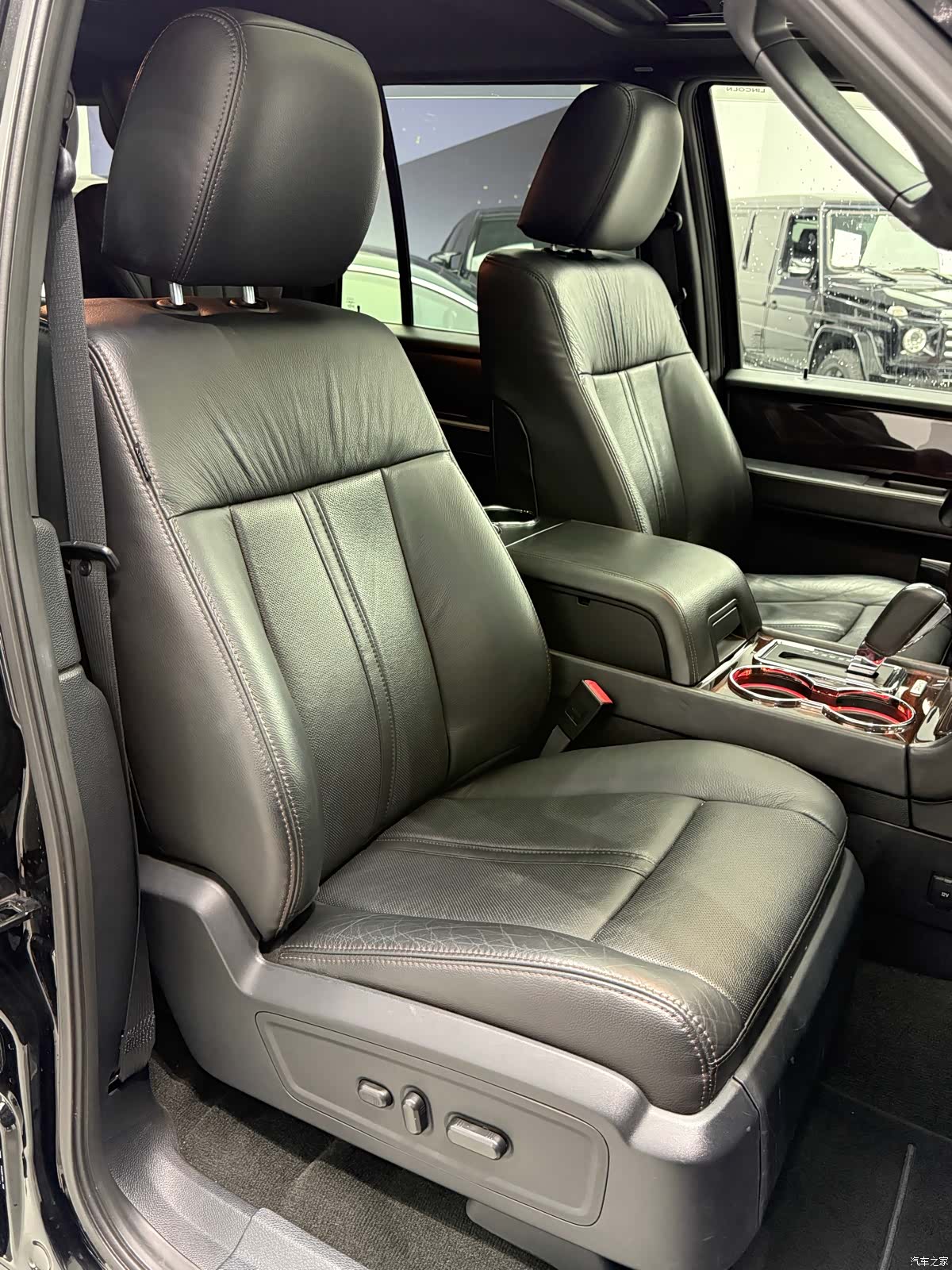 Lincoln Navigator, 2016 9