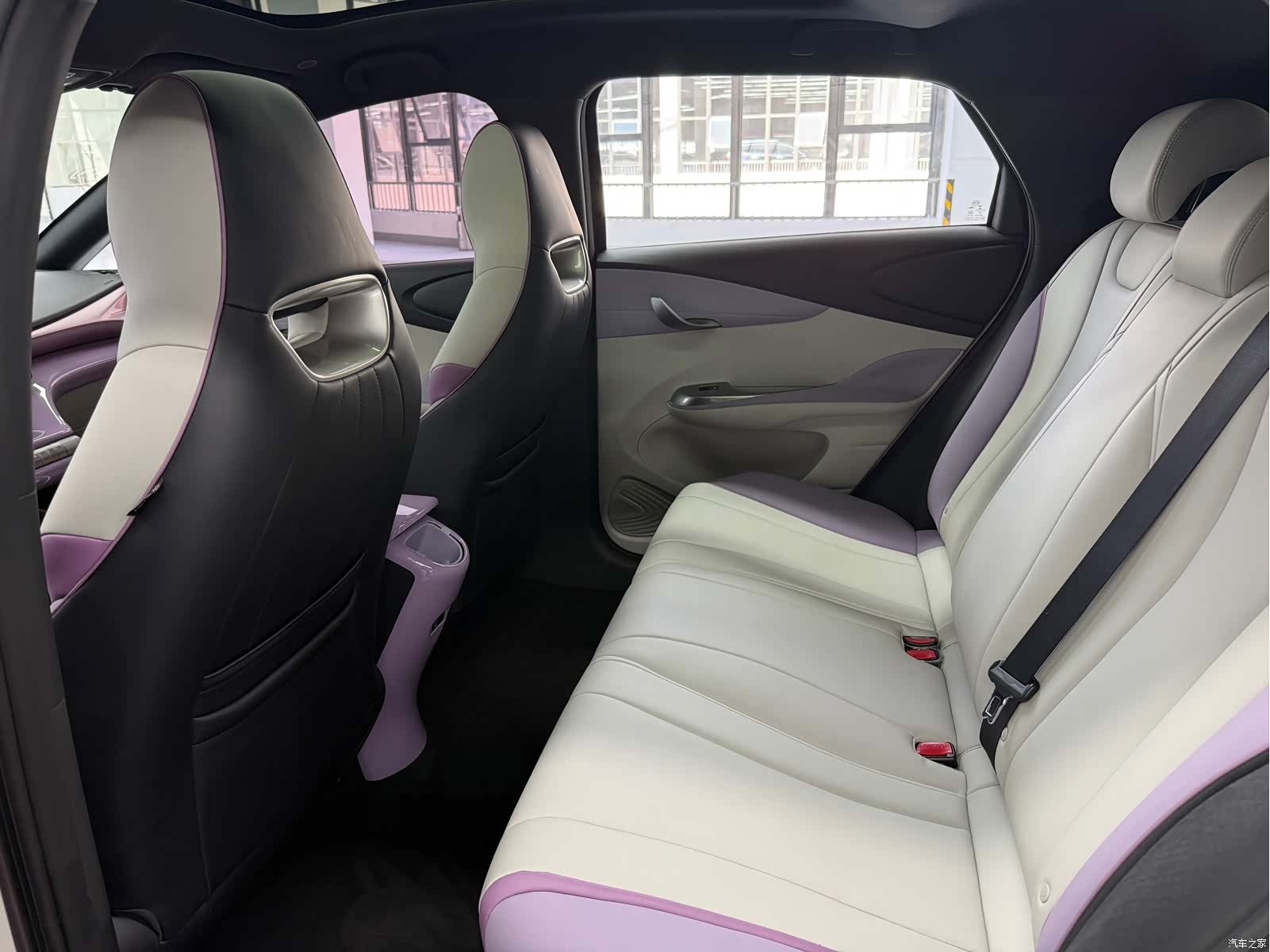 BYD Dolphin, 2022 6