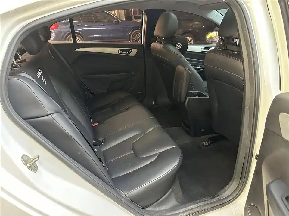 Chery Arrizo 5