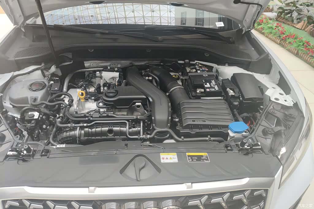 Audi Q2L, 2026 10