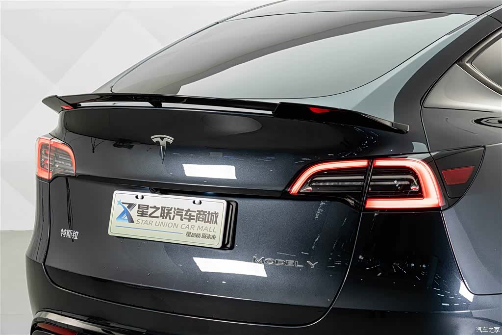 Tesla Model Y, 2025 8