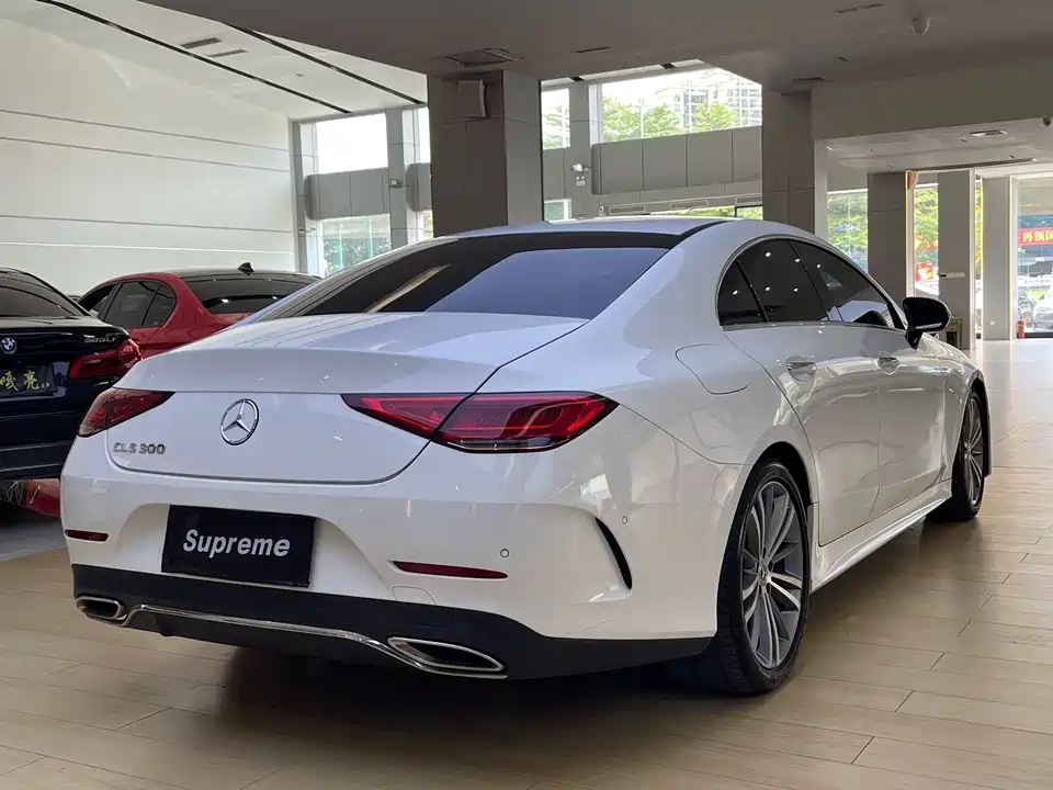 Mercedes-Benz CLS Mercedes-Benz CLS