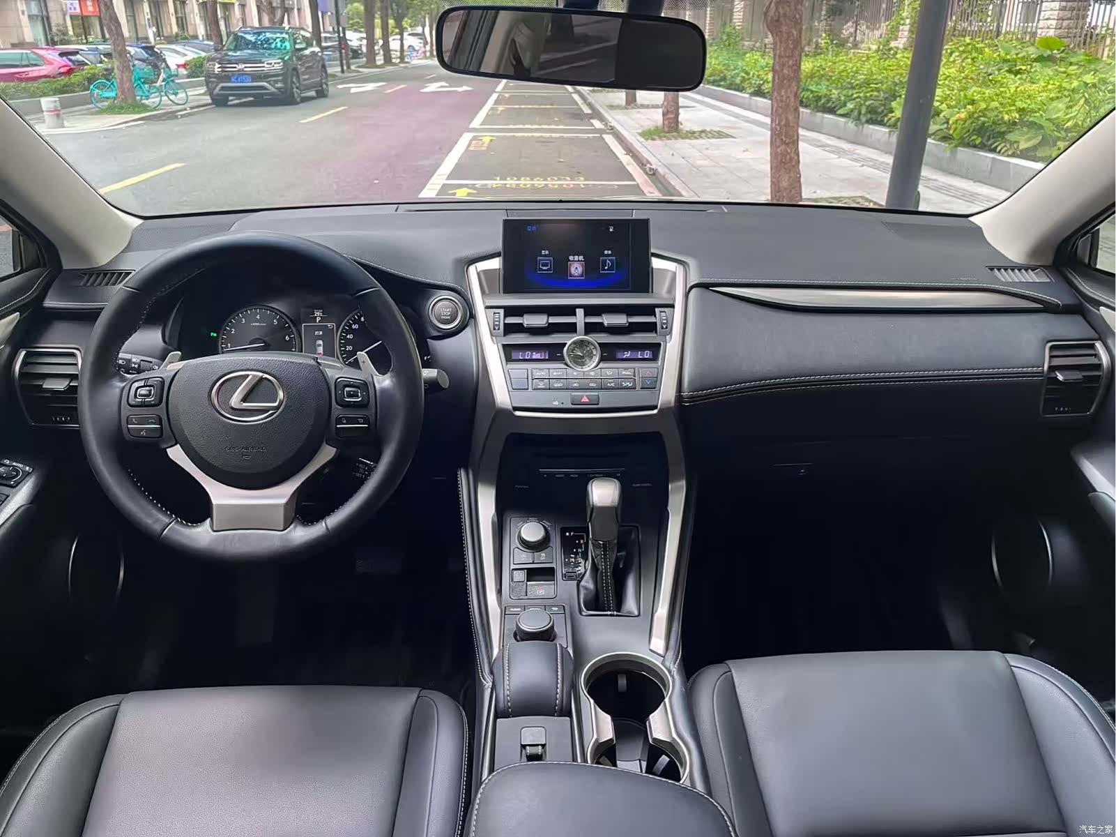 Lexus NX, 2017 11