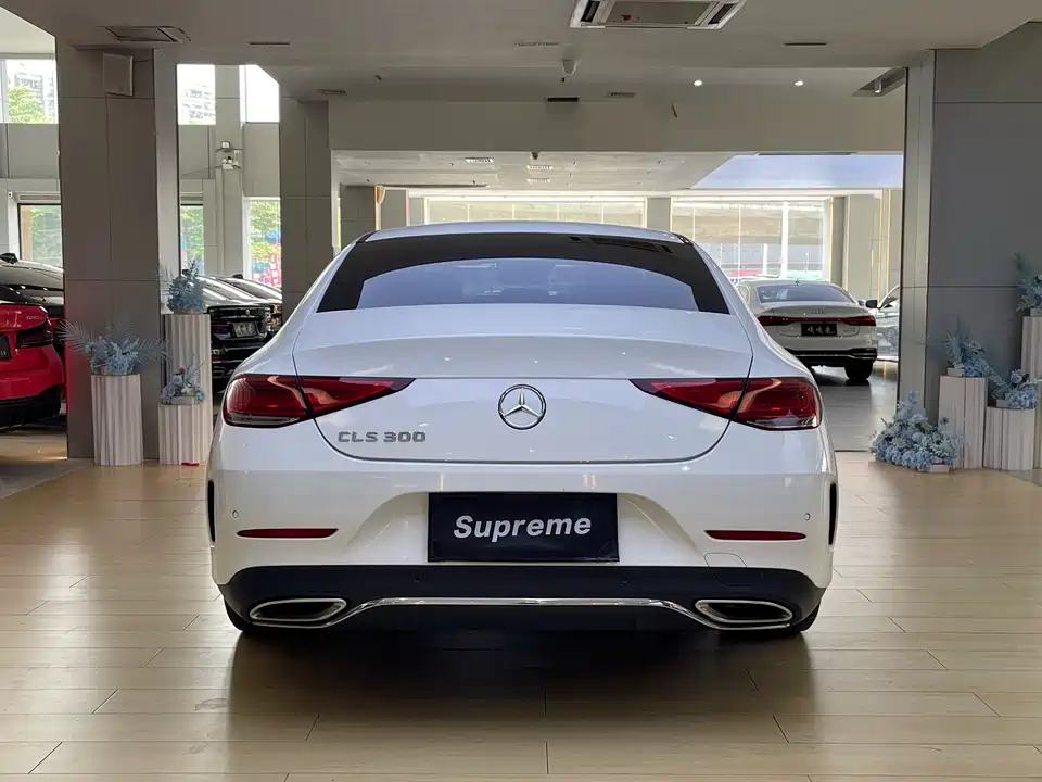 Mercedes-Benz CLS Mercedes-Benz CLS