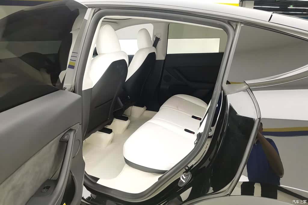 Tesla Model Y, 2023 11