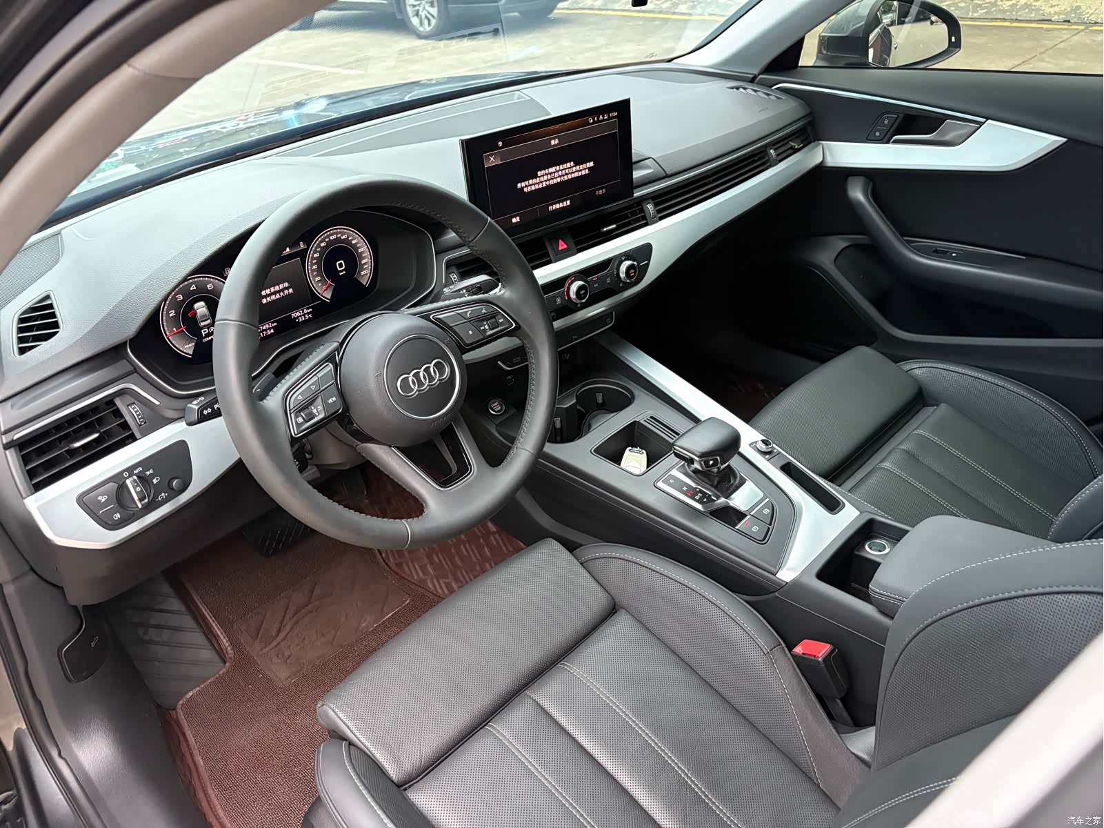Audi A4L, 2021 все фото