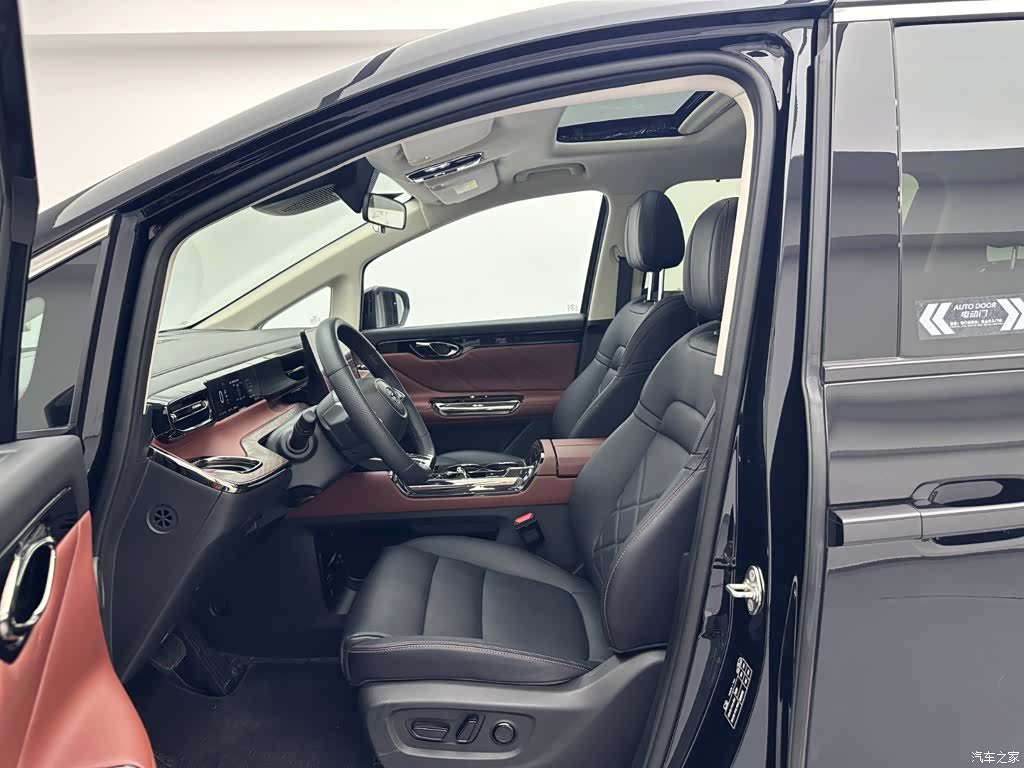 Trumpchi E8, 2026 18