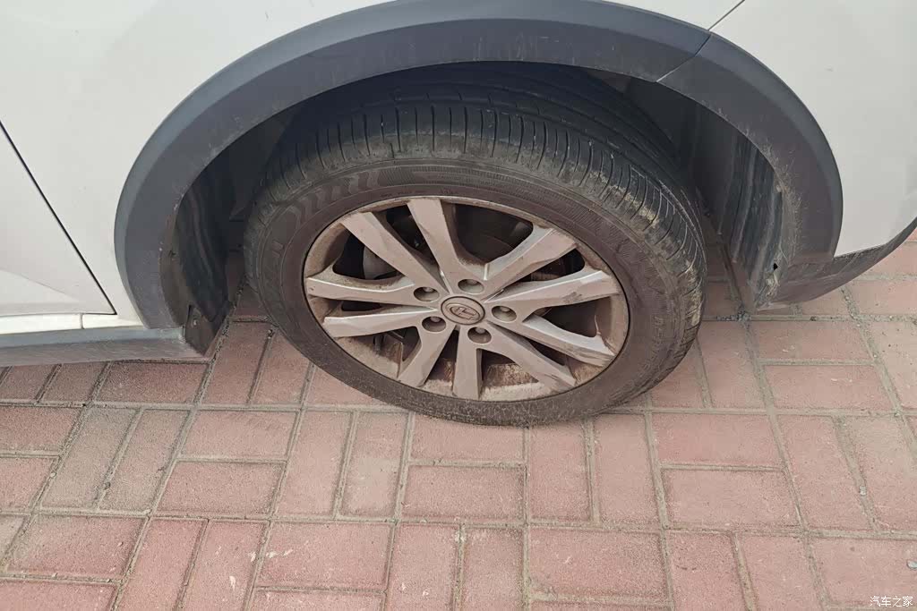 BAIC M70, 2017 6