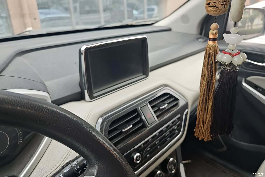 BAIC M70, 2017 13
