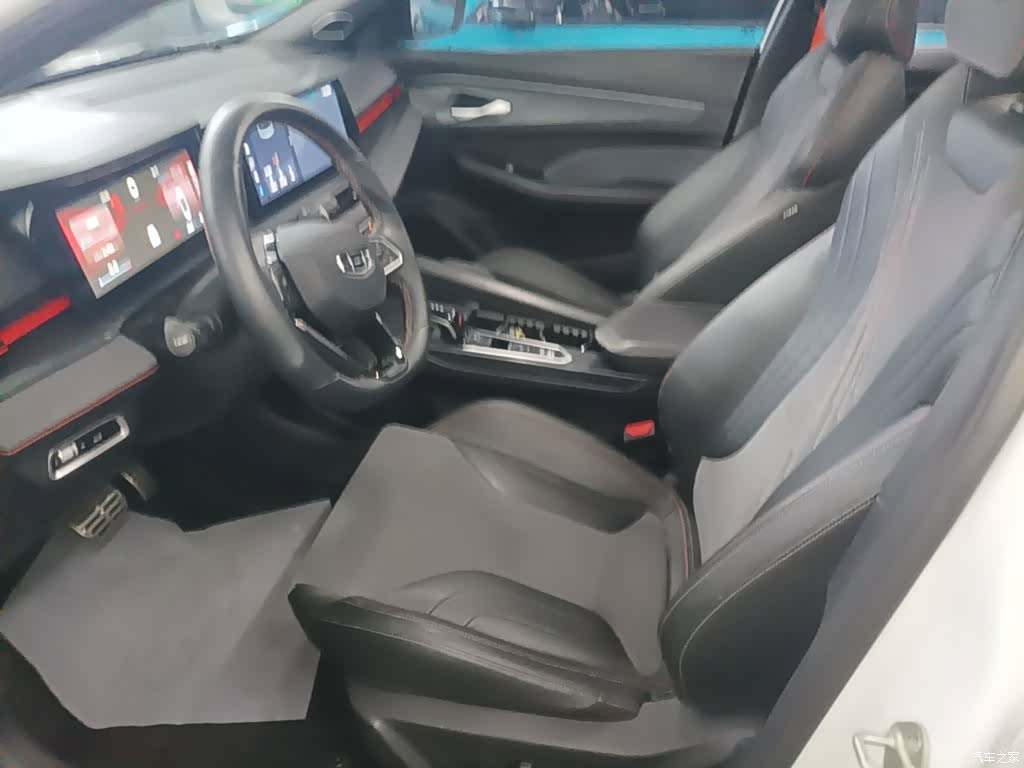 Geely Binray, 2022 15