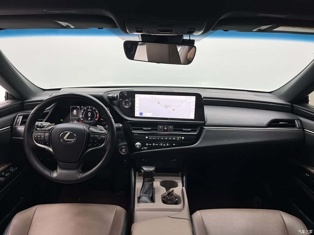 Lexus ES, 2024 все фото