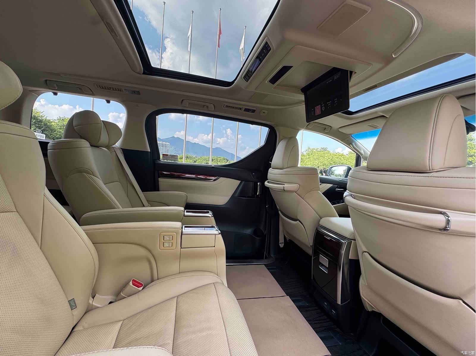 Toyota Alphard, 2017 7