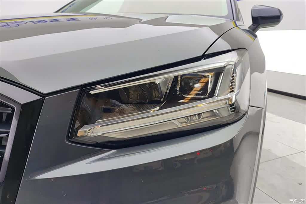 Audi Q2L, 2020 все фото