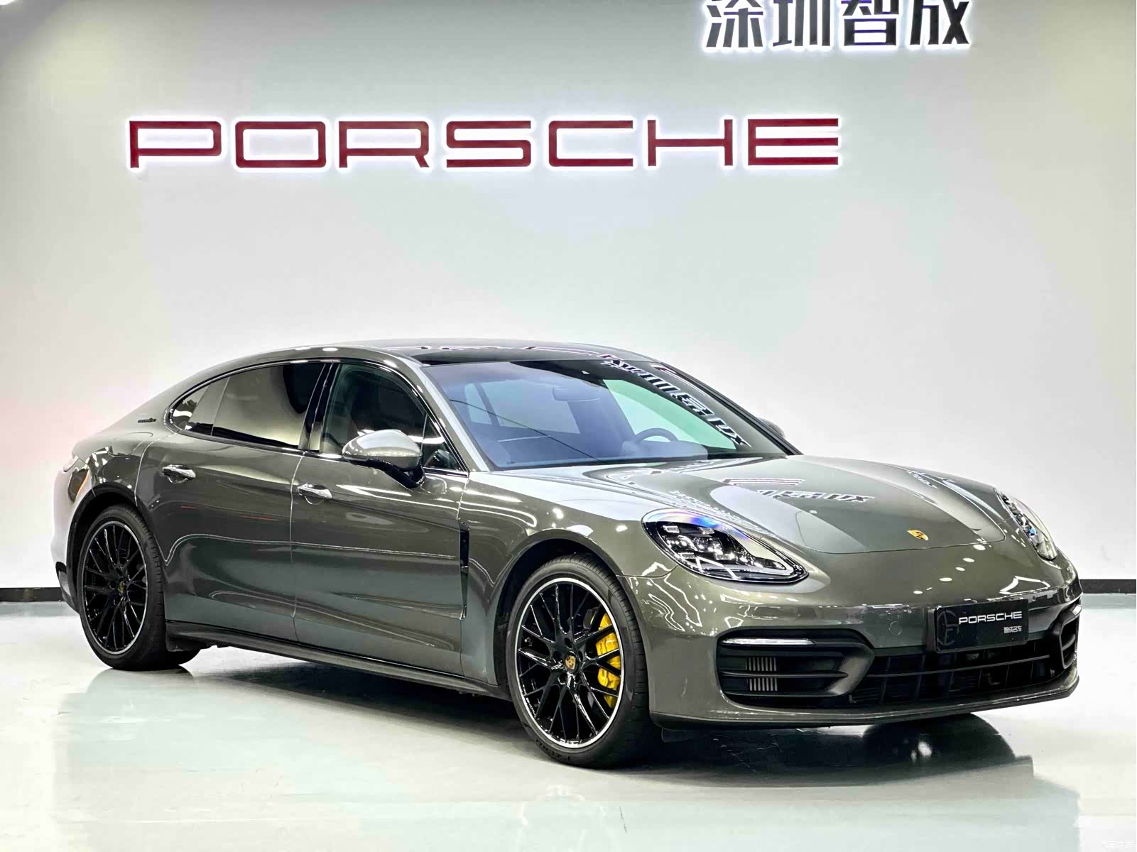 Porsche Panamera, 2023 3