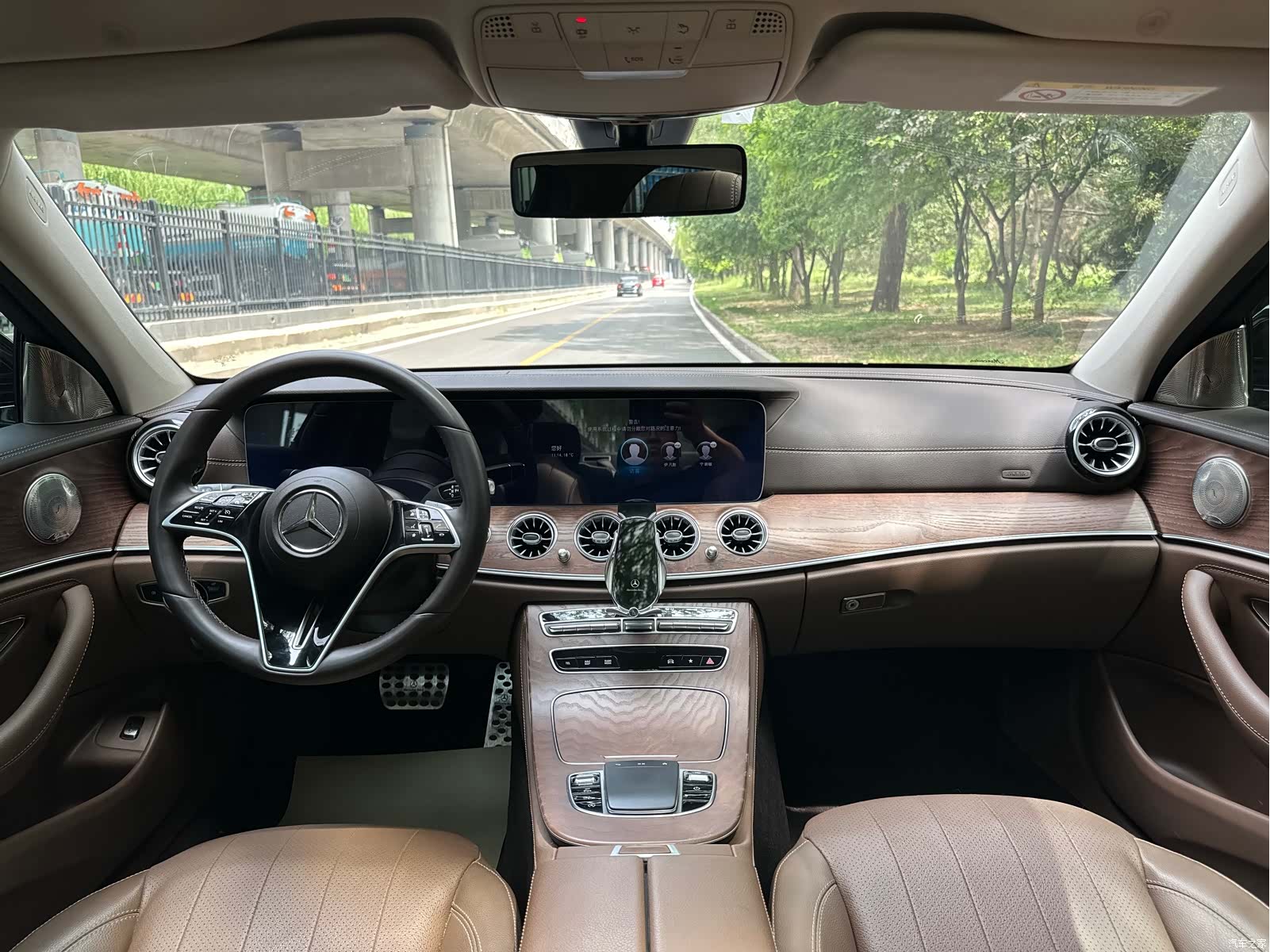 Mercedes-Benz E-Class, 2023 18