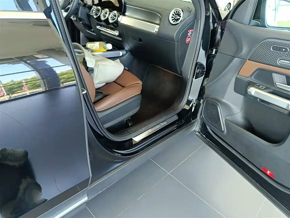 Mercedes-Benz GLB Mercedes-Benz GLB