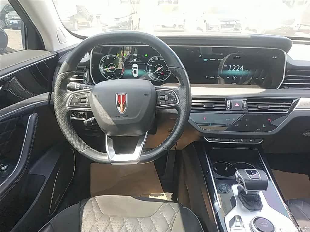 Hongqi HS5, 2020 11