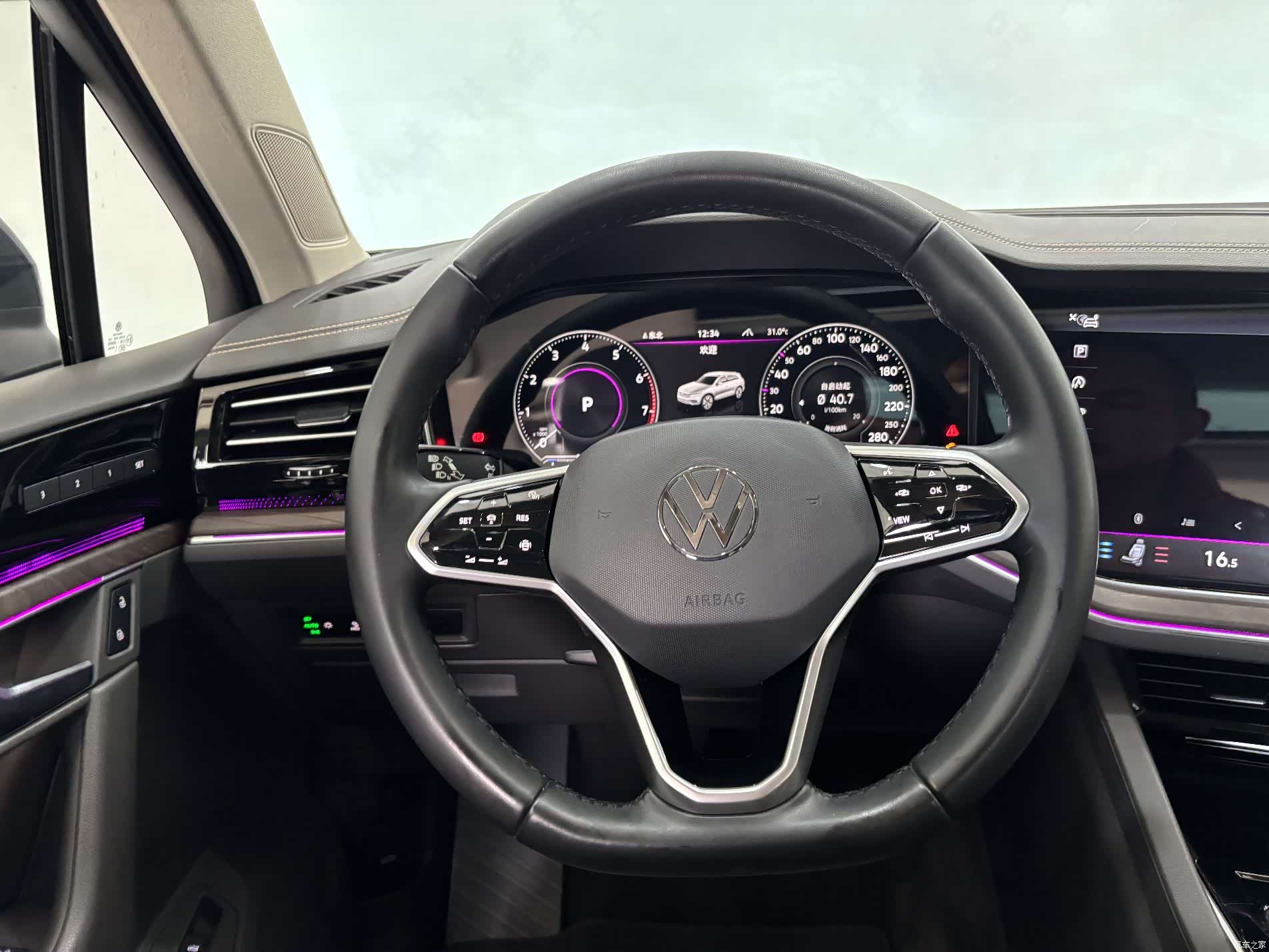 Volkswagen Touareg, 2022 16