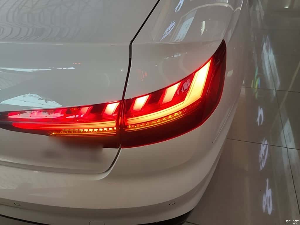 Audi A4L, 2022 8