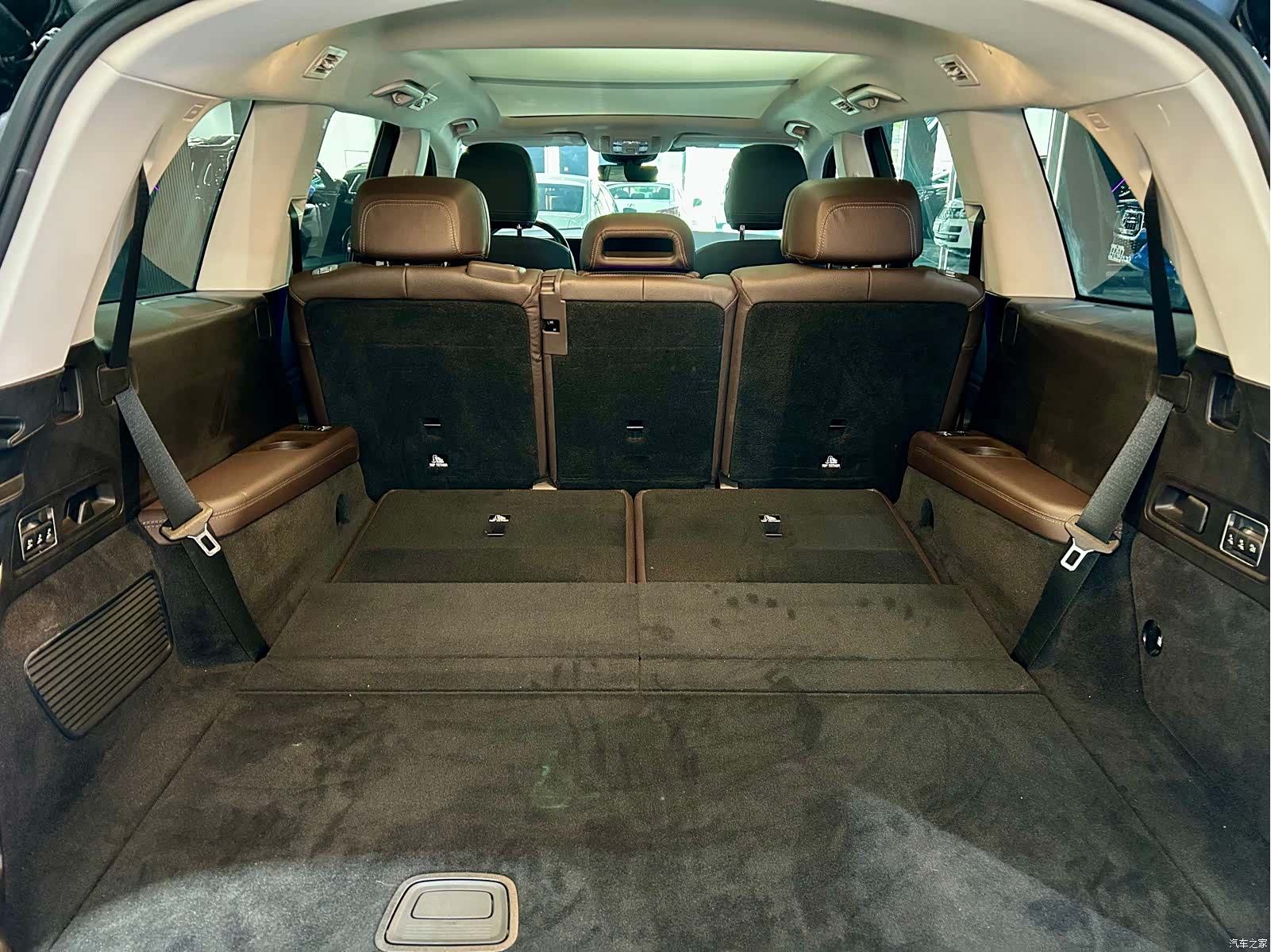 Mercedes-Benz GLS, 2023 33