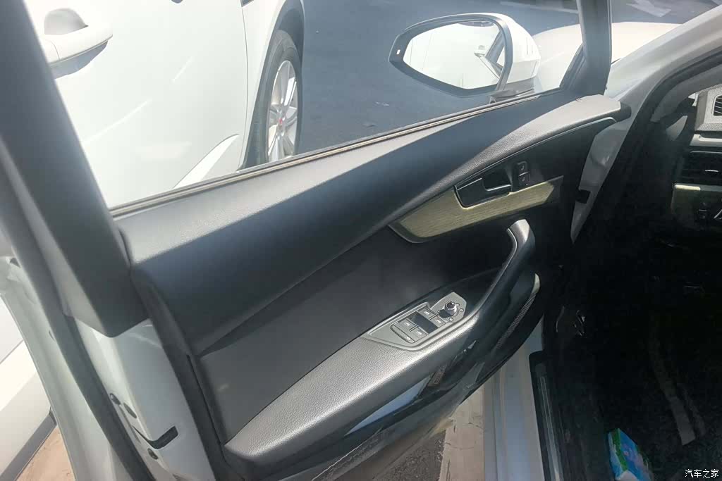 Audi A4L, 2019 6
