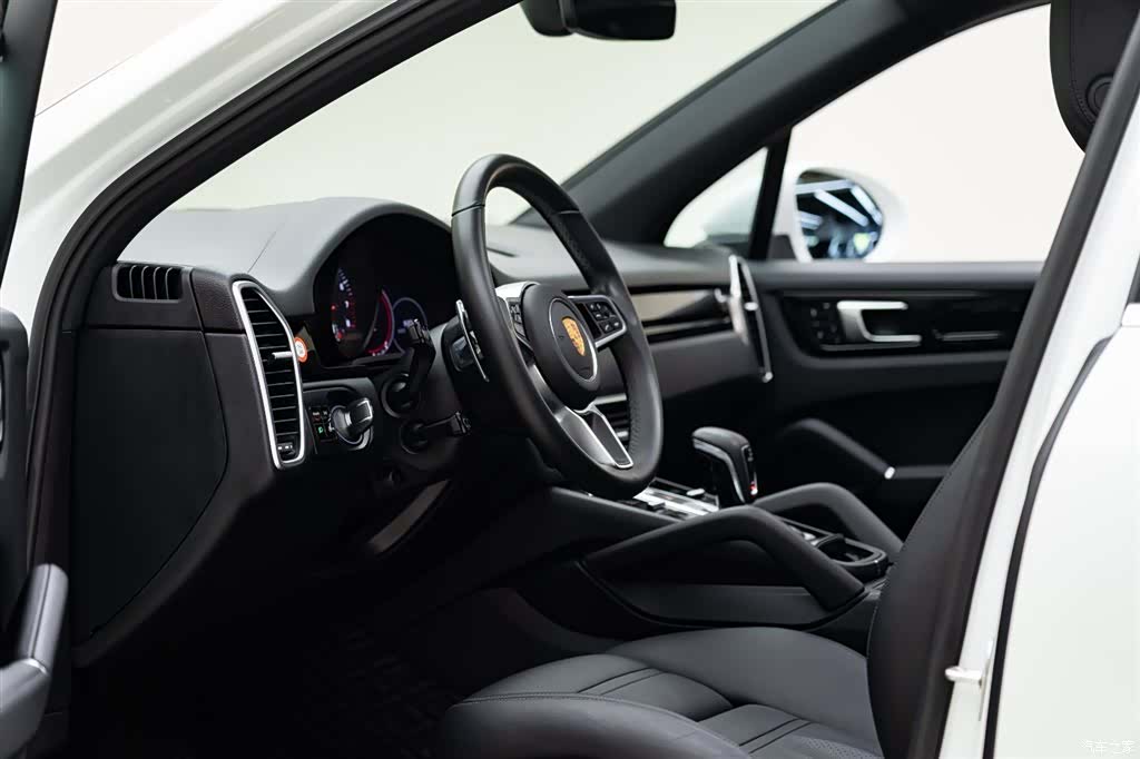 Porsche Cayenne, 2018 9