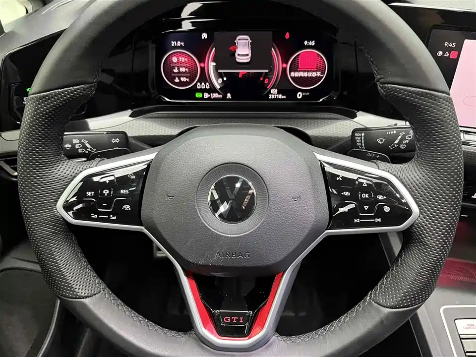 Volkswagen Golf GTI