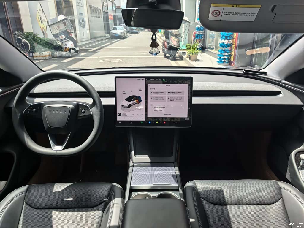 Tesla Model 3, 2025 все фото