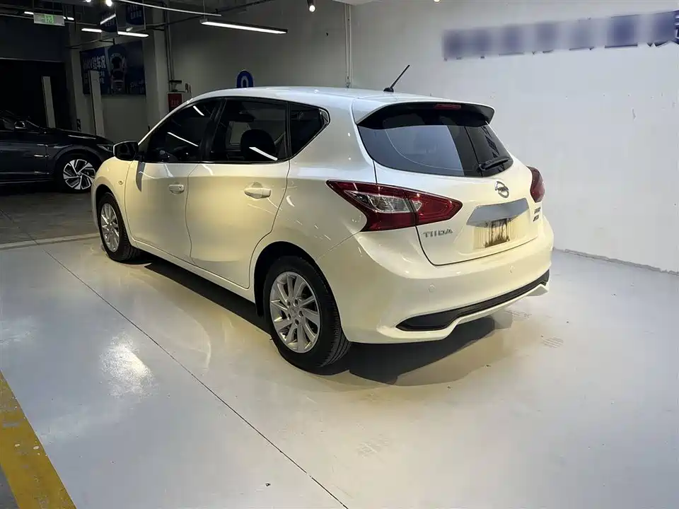 Nissan TIIDA