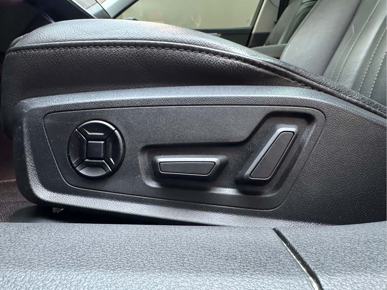 Audi A6L, 2021 28