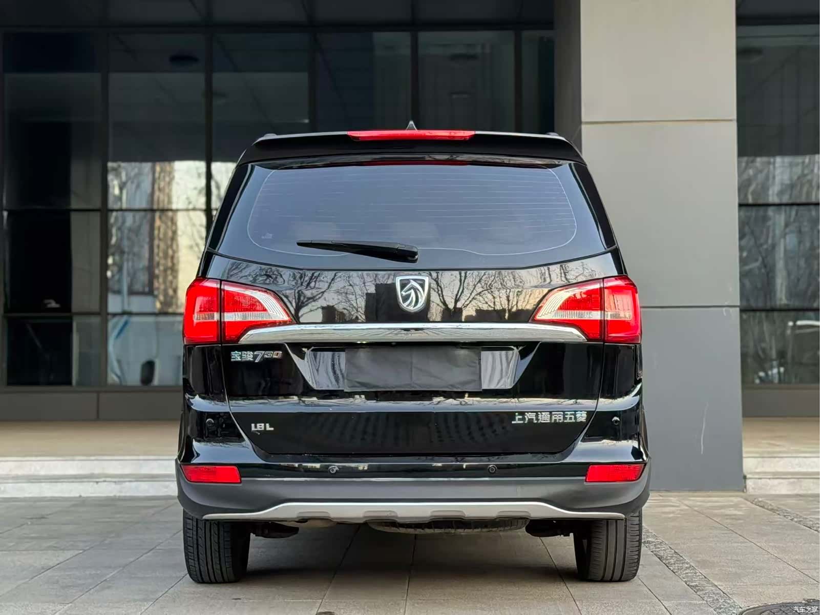 Wuling 730, 2017 6
