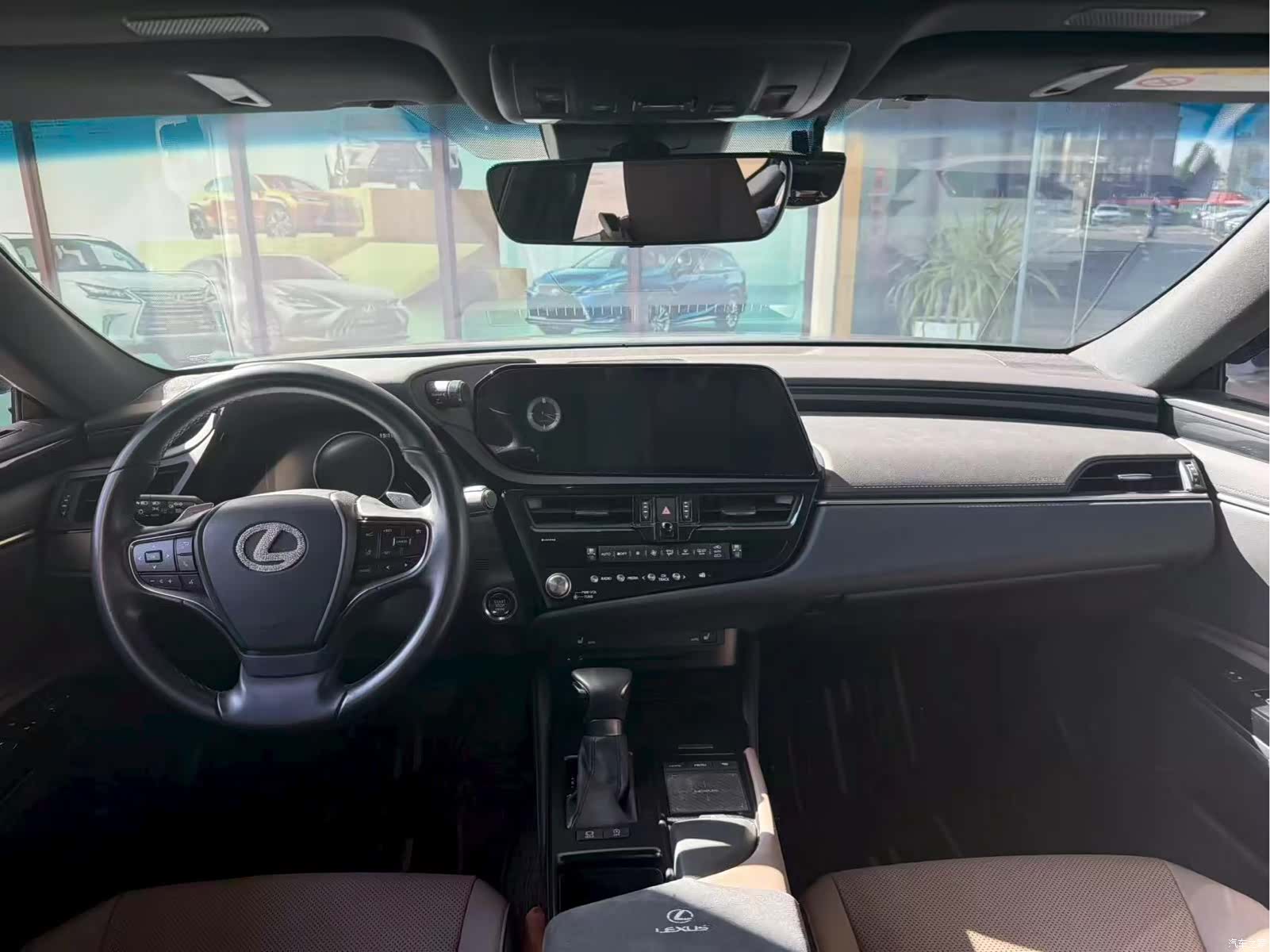 Lexus ES, 2022 4