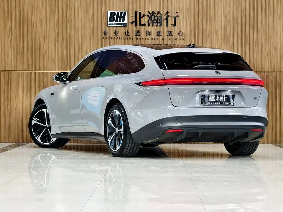 NIO ET5T