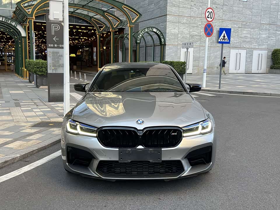 BMW M5