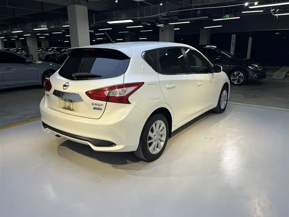 Nissan TIIDA