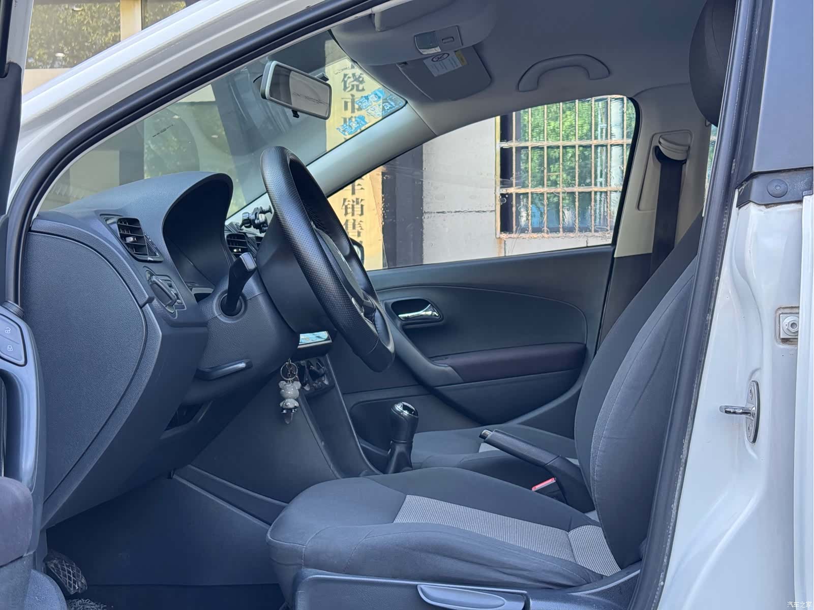 Volkswagen Polo, 2017 все фото