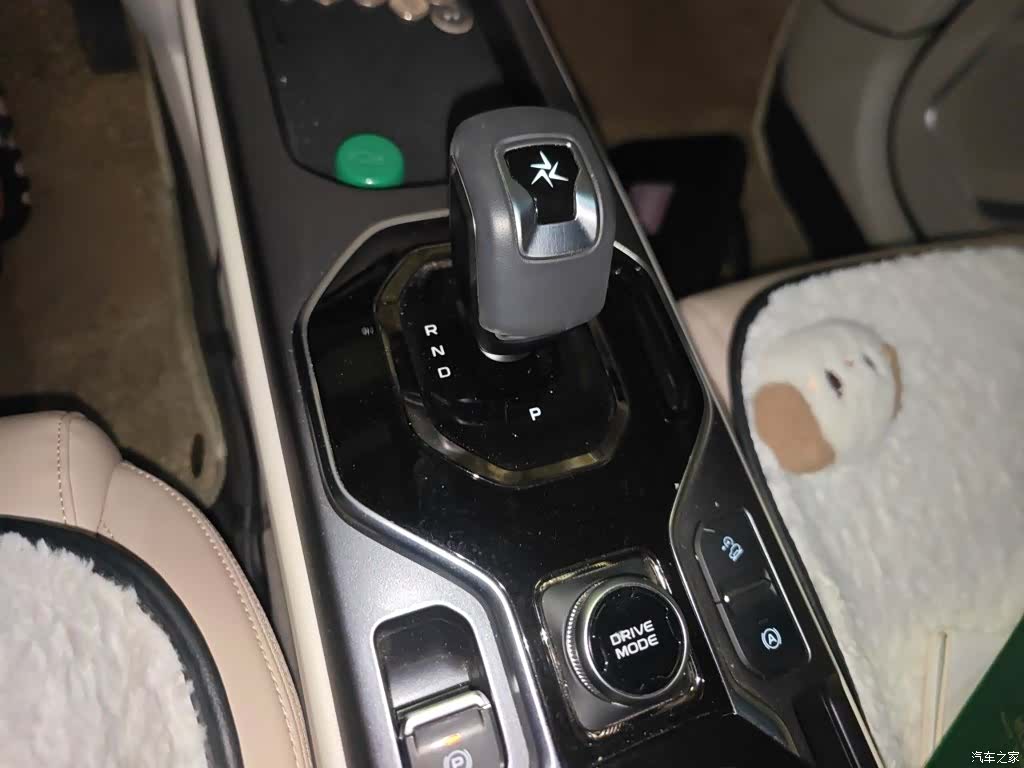 Geely Icon, 2024 15