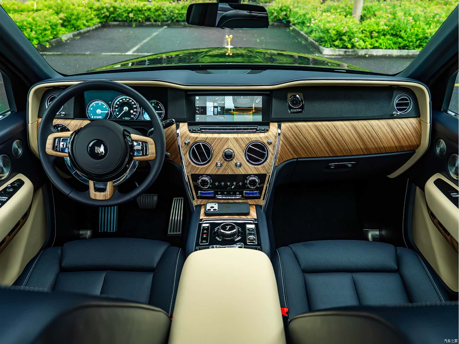 Rolls-Royce Cullinan, 2020 10