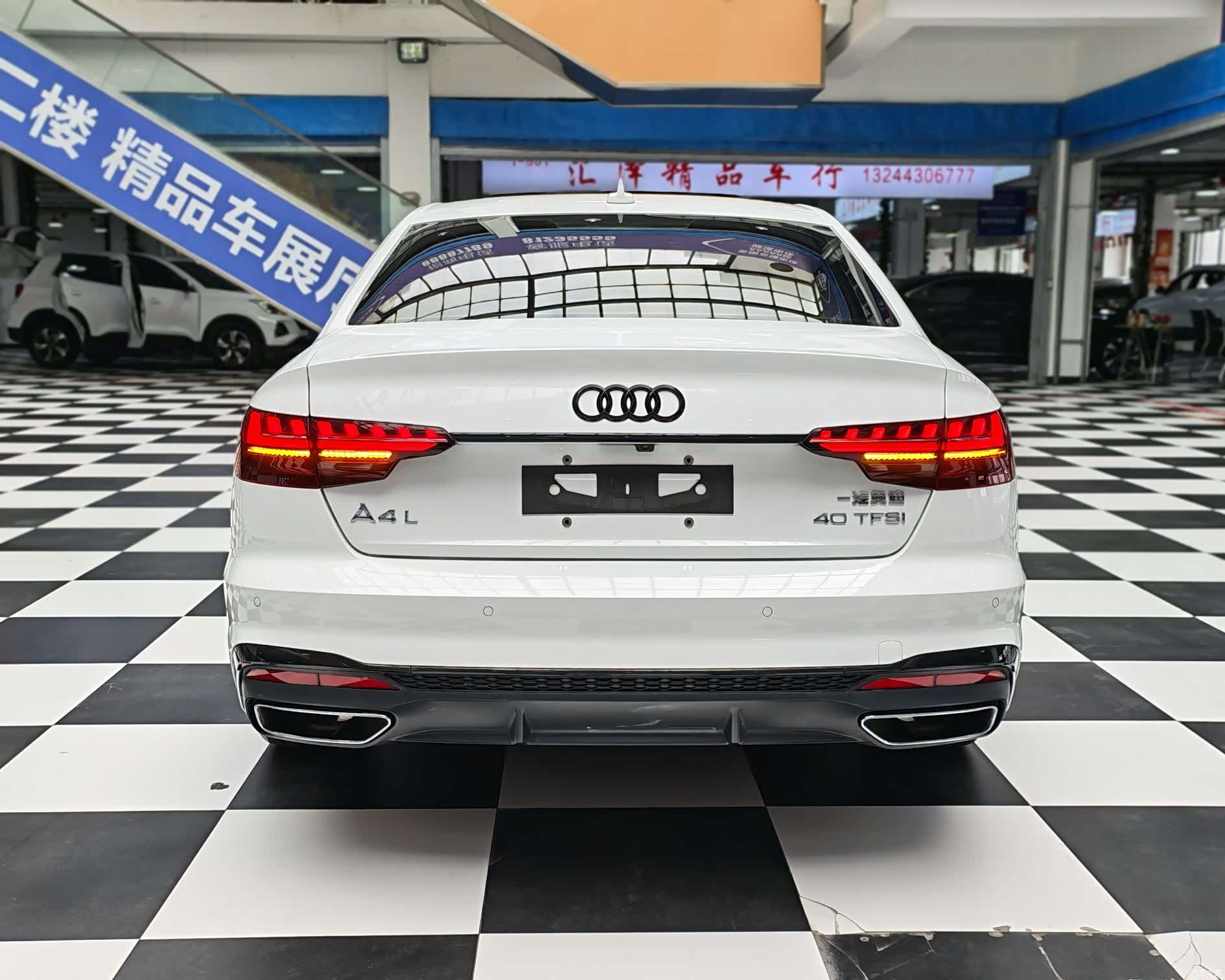 Audi A4L, 2022 все фото