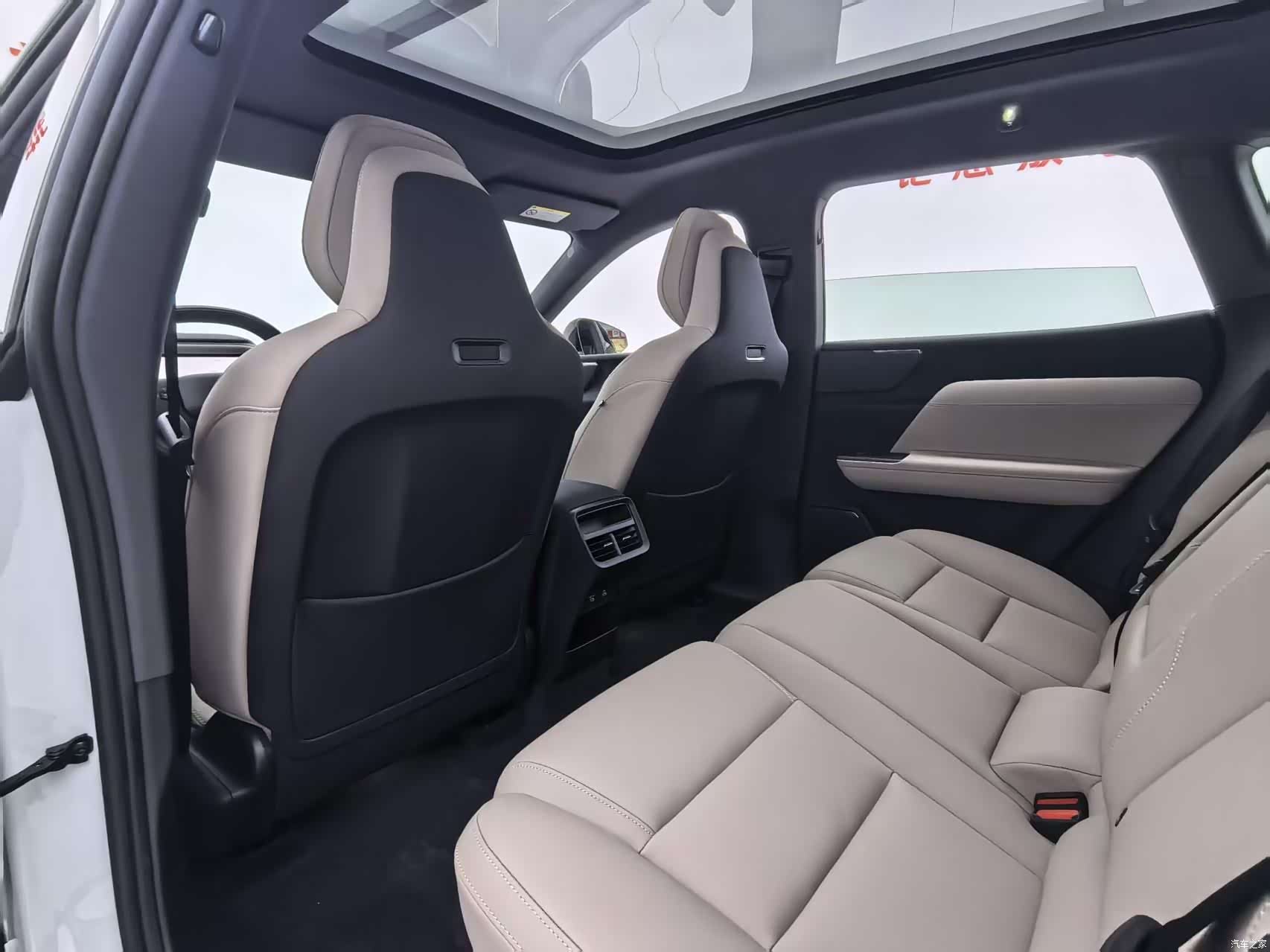 Volvo XC70, 2026 14