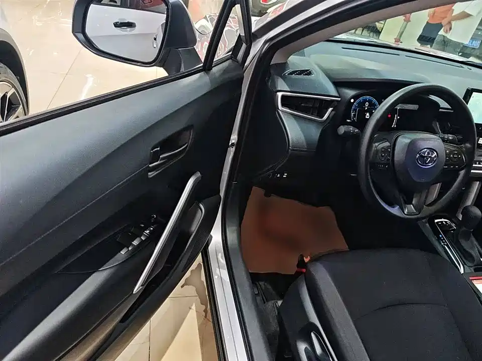 Toyota Corolla Sharp amplifier